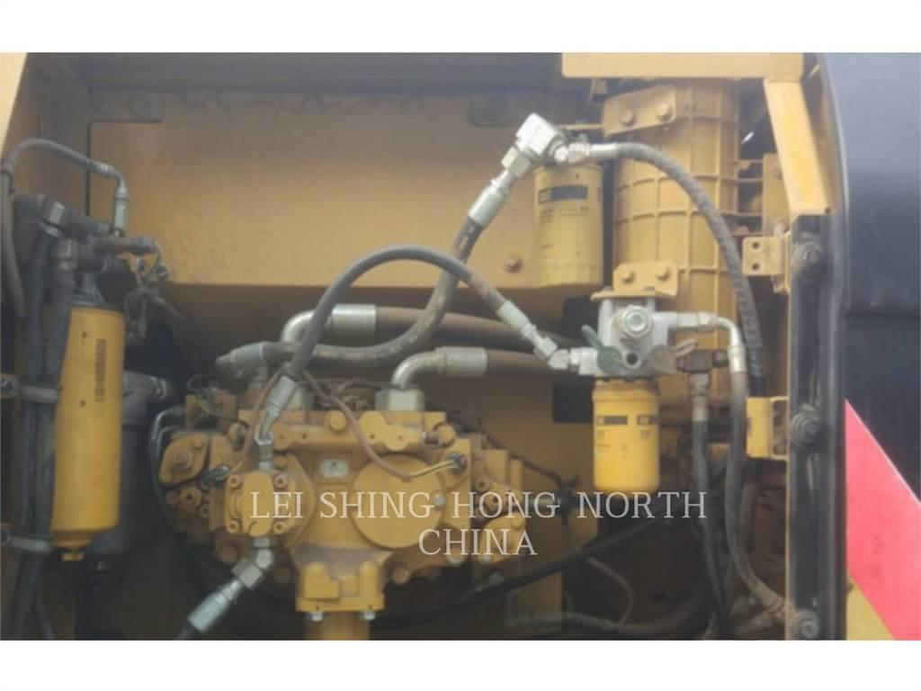 CAT 320D2 Escavatori cingolati