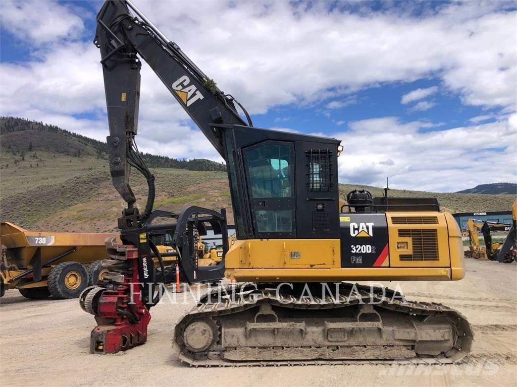 CAT 320D2 FM Escavatori forestali