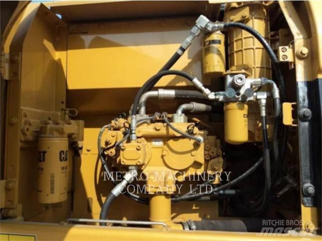 CAT 320DGC Escavatori cingolati