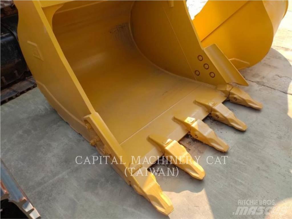 CAT 323 Benne