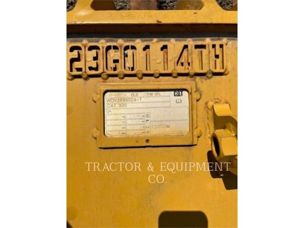 CAT 323 Escavatori cingolati