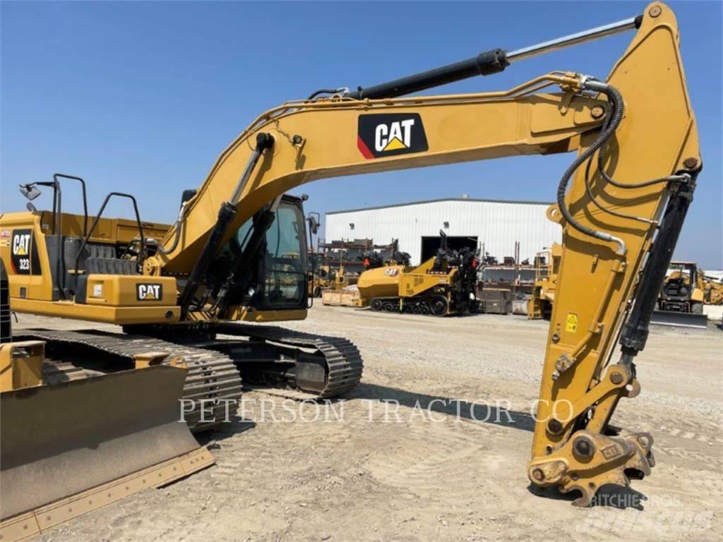 CAT 323 Escavatori cingolati