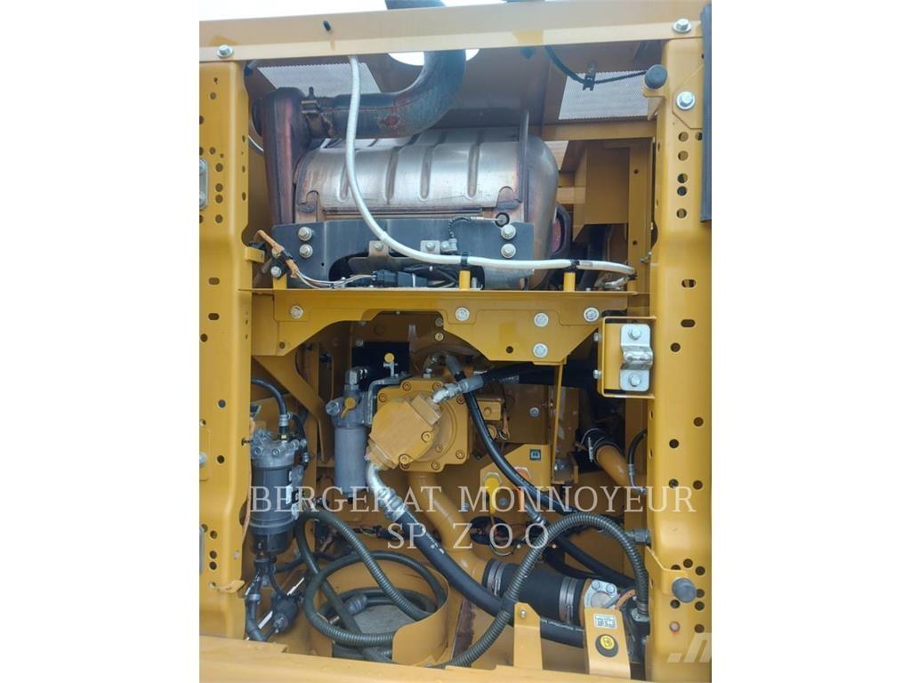 CAT 323 Escavatori cingolati