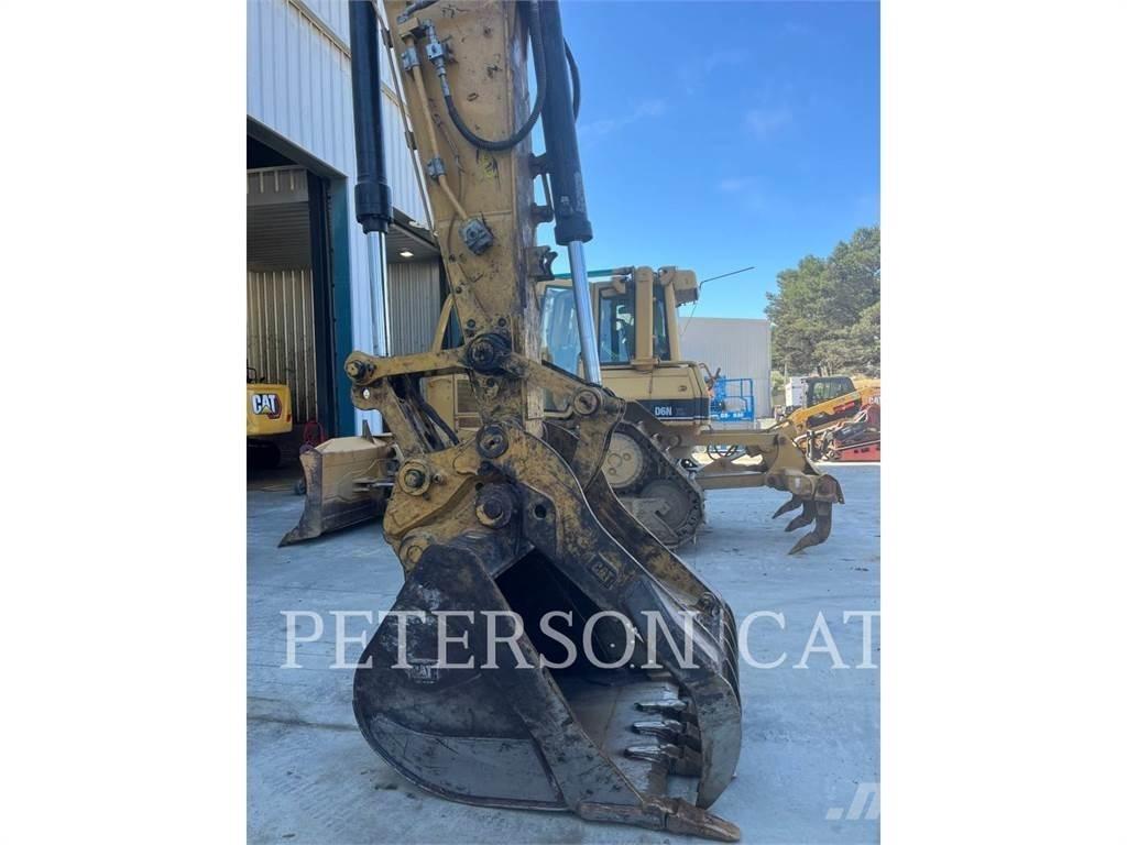 CAT 323 Escavatori cingolati