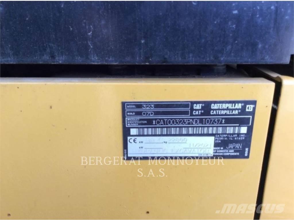 CAT 323 Escavatori cingolati