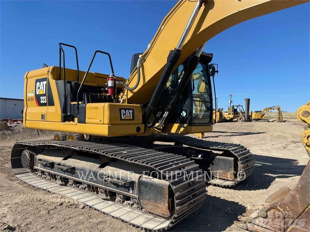 CAT 323 Escavatori cingolati