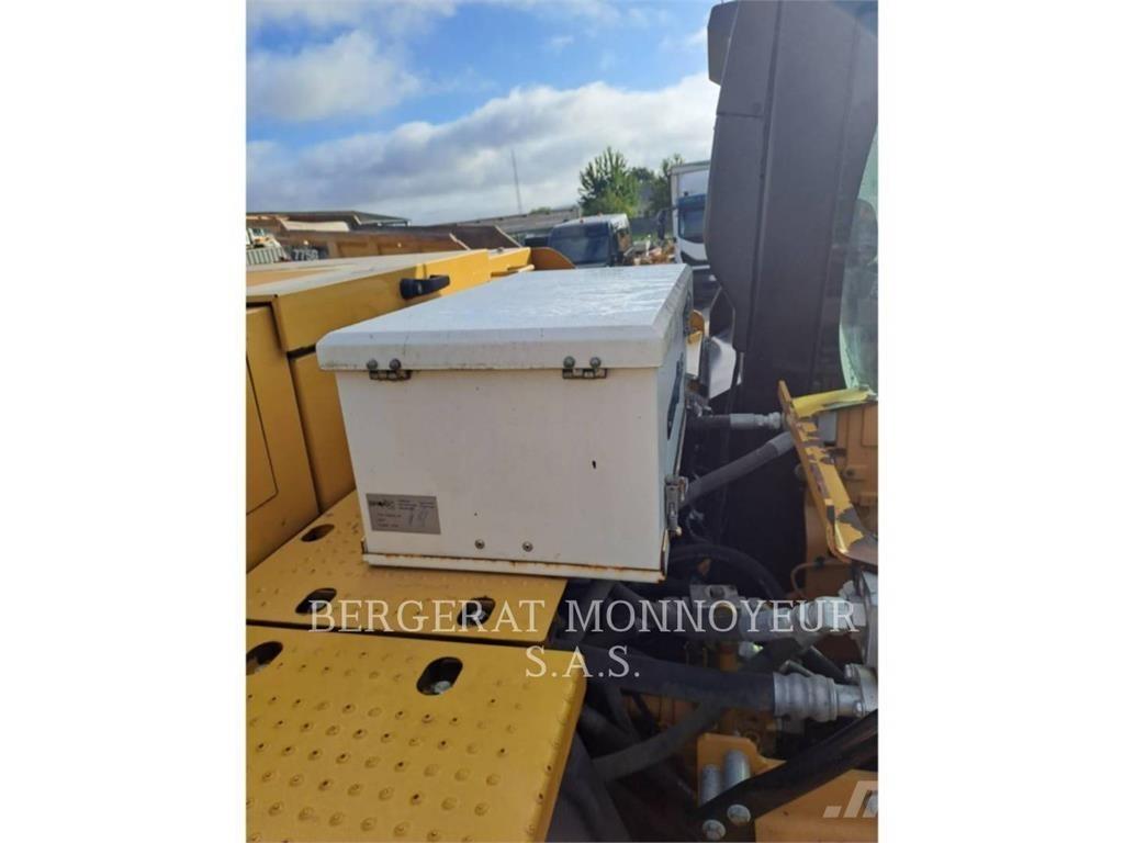 CAT 323-07 Escavatori cingolati