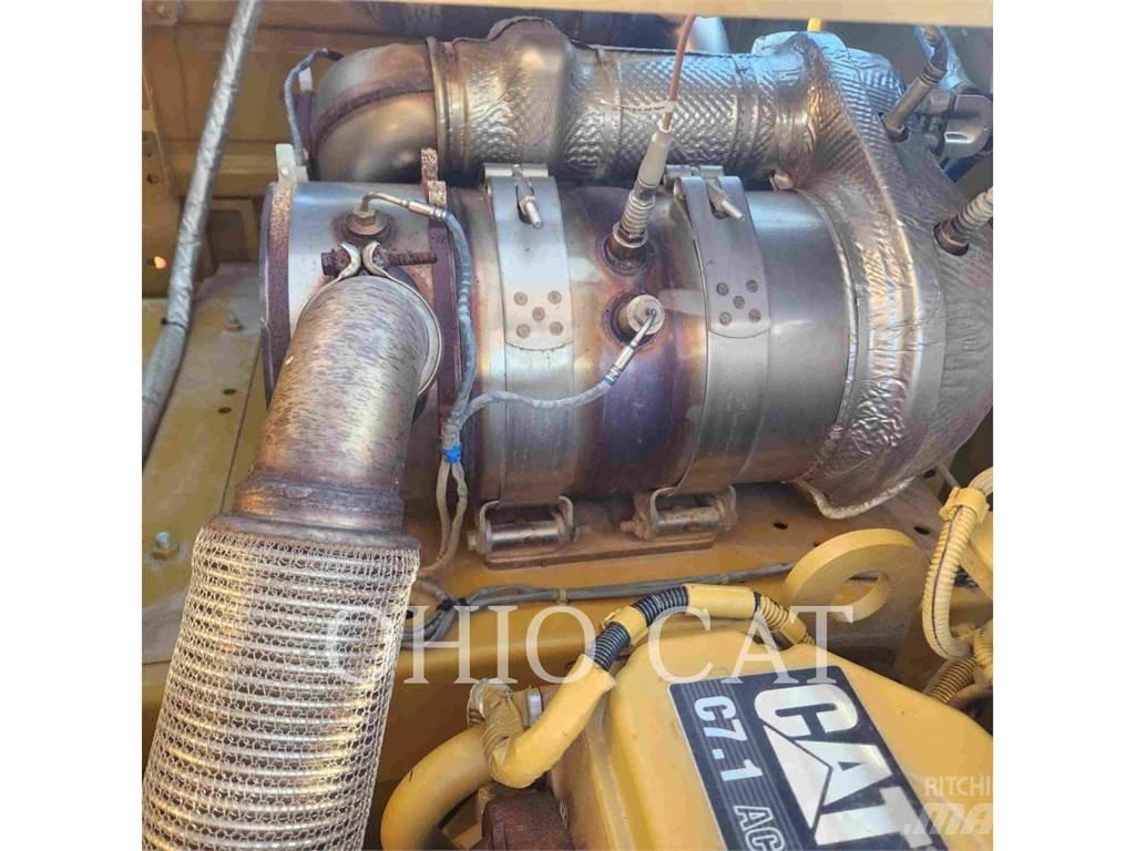 CAT 32307 Escavatori cingolati