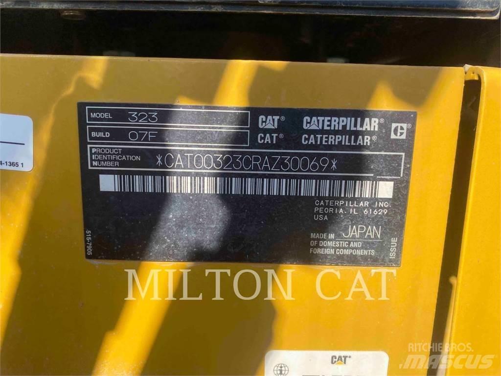 CAT 32307 Escavatori cingolati