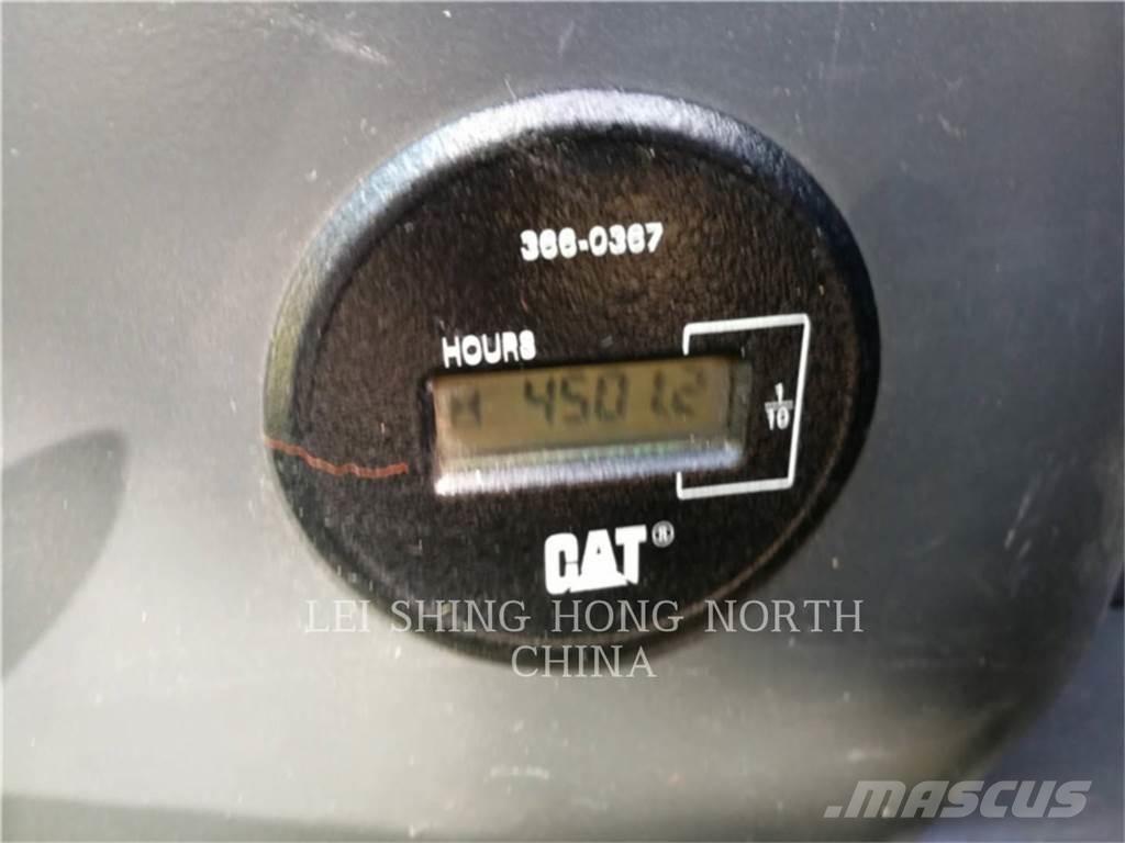 CAT 323D2L Escavatori cingolati