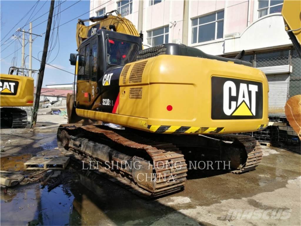 CAT 323D2L Escavatori cingolati