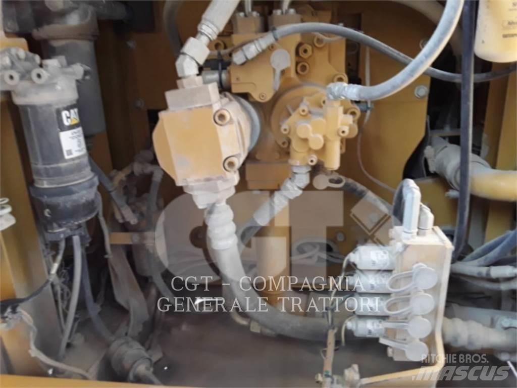 CAT 323F Escavatori cingolati