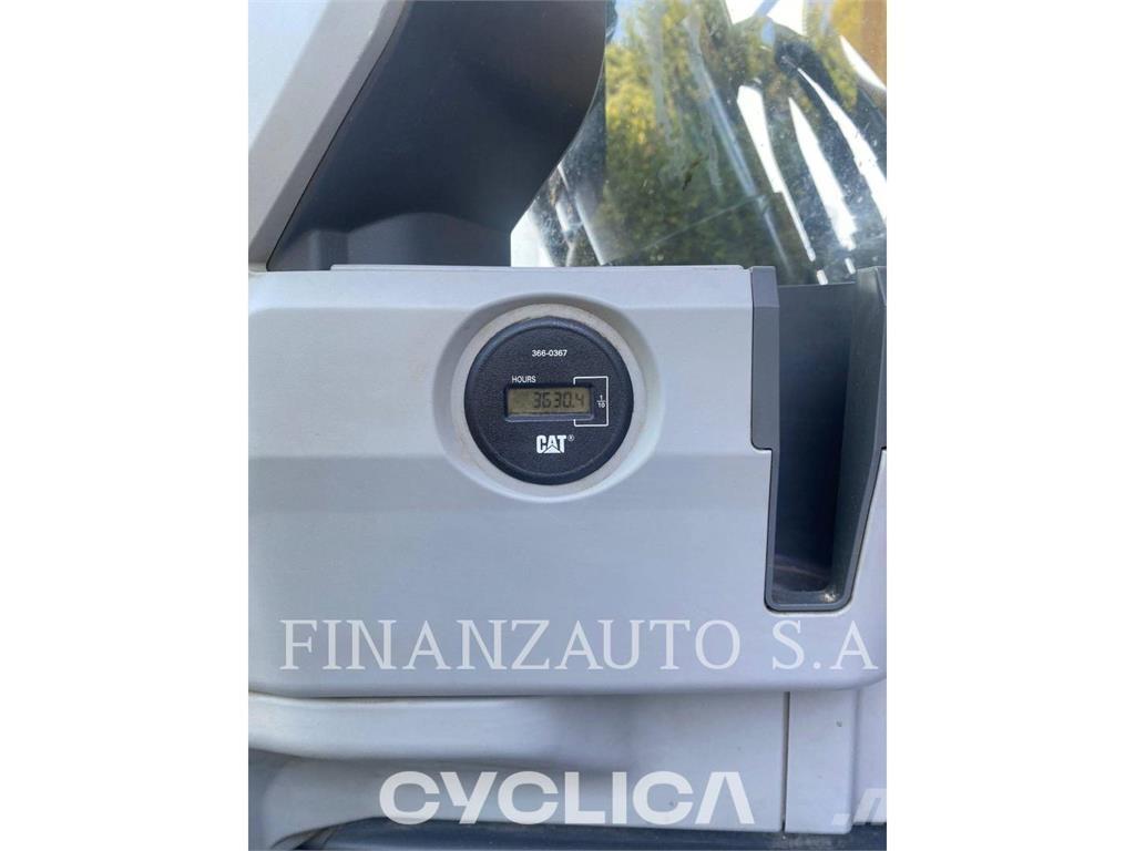 CAT 323F Escavatori cingolati