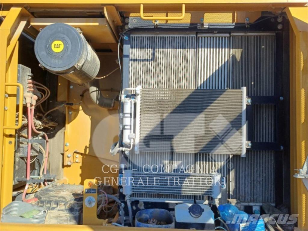 CAT 323F SA Escavatori cingolati