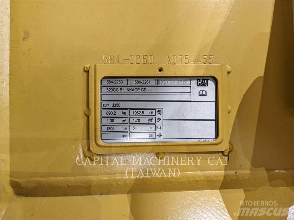 CAT 323GC Benne