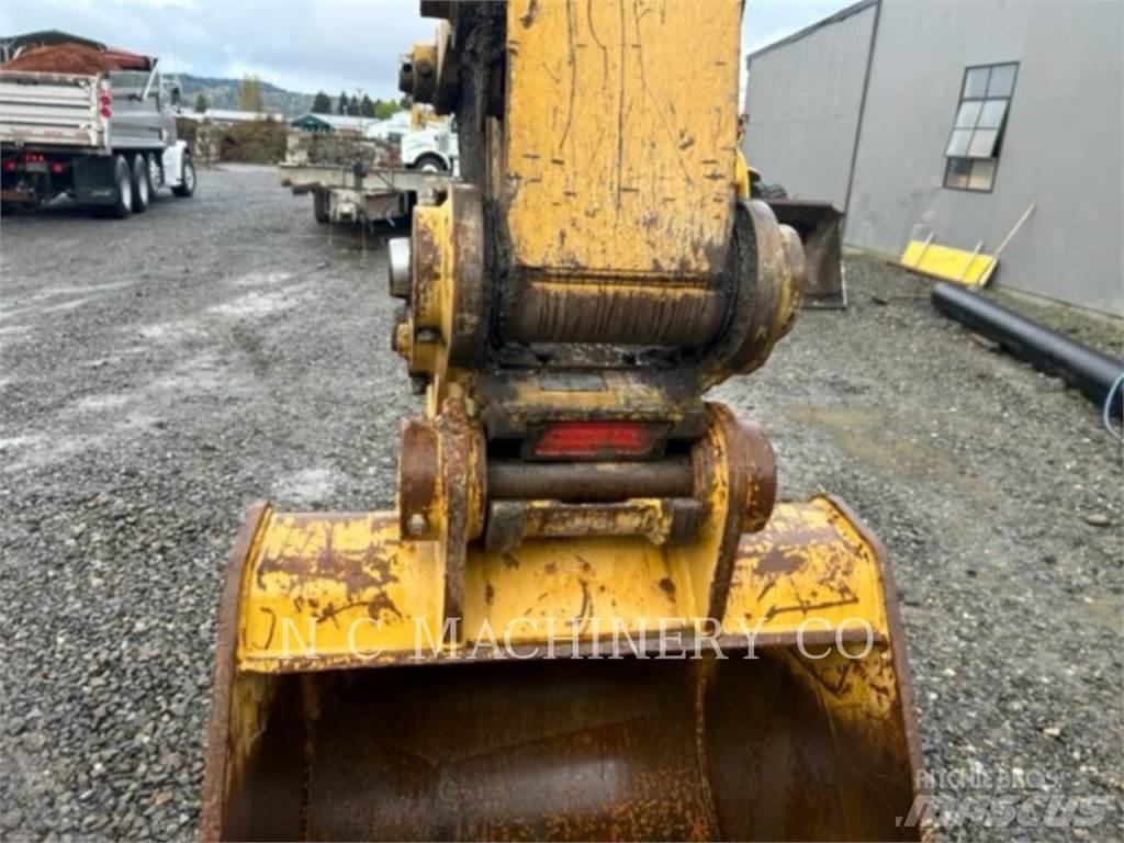 CAT 325 Escavatori cingolati