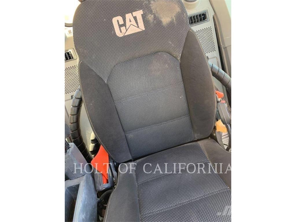 CAT 325 Escavatori cingolati