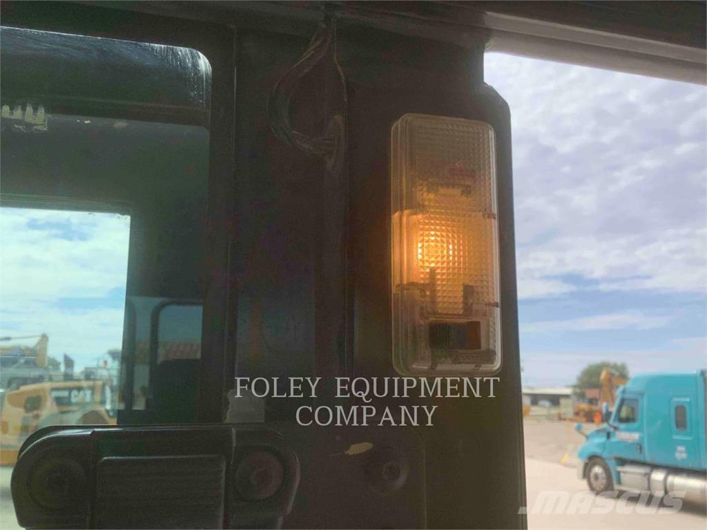 CAT 326FL9 Escavatori cingolati