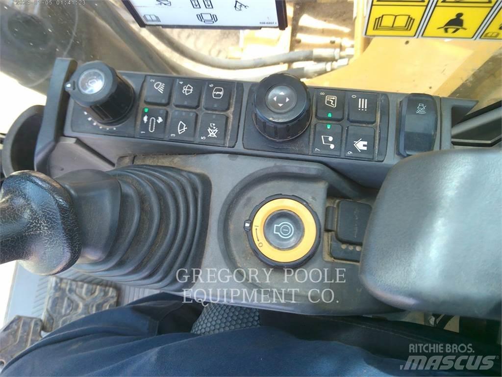 CAT 33007 Escavatori cingolati