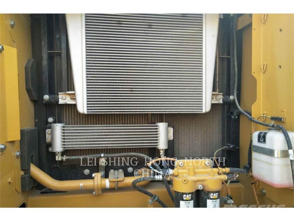 CAT 330D2L Escavatori cingolati