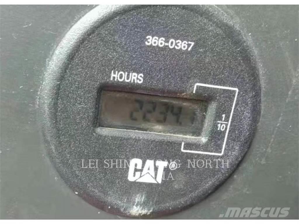 CAT 330D2L Escavatori cingolati