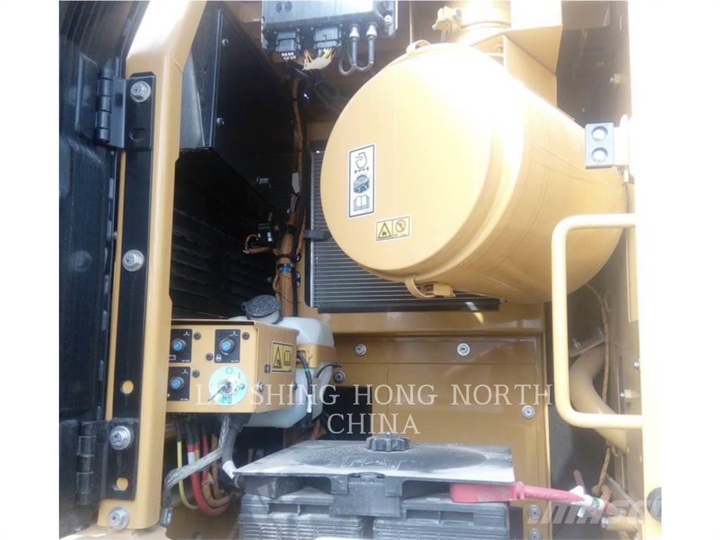 CAT 330D2L Escavatori cingolati