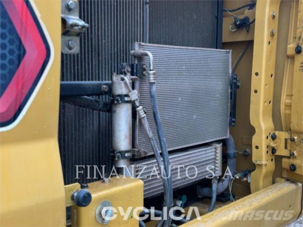 CAT 330GC Escavatori cingolati