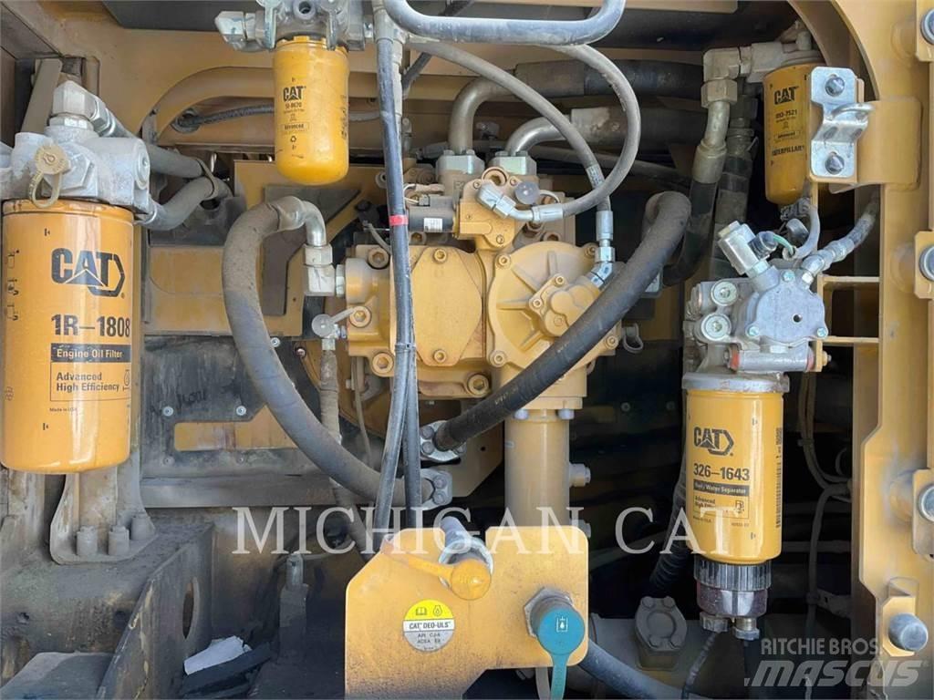 CAT 349FL + Escavatori cingolati