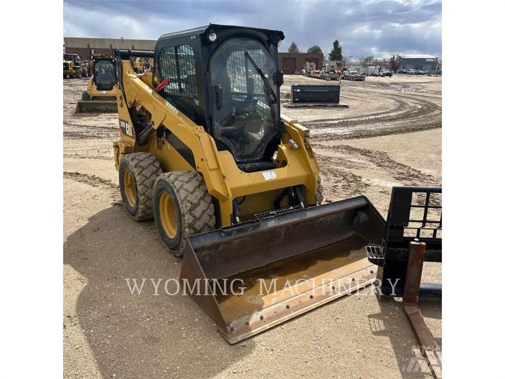 CAT 352D Mini Pale Gommate