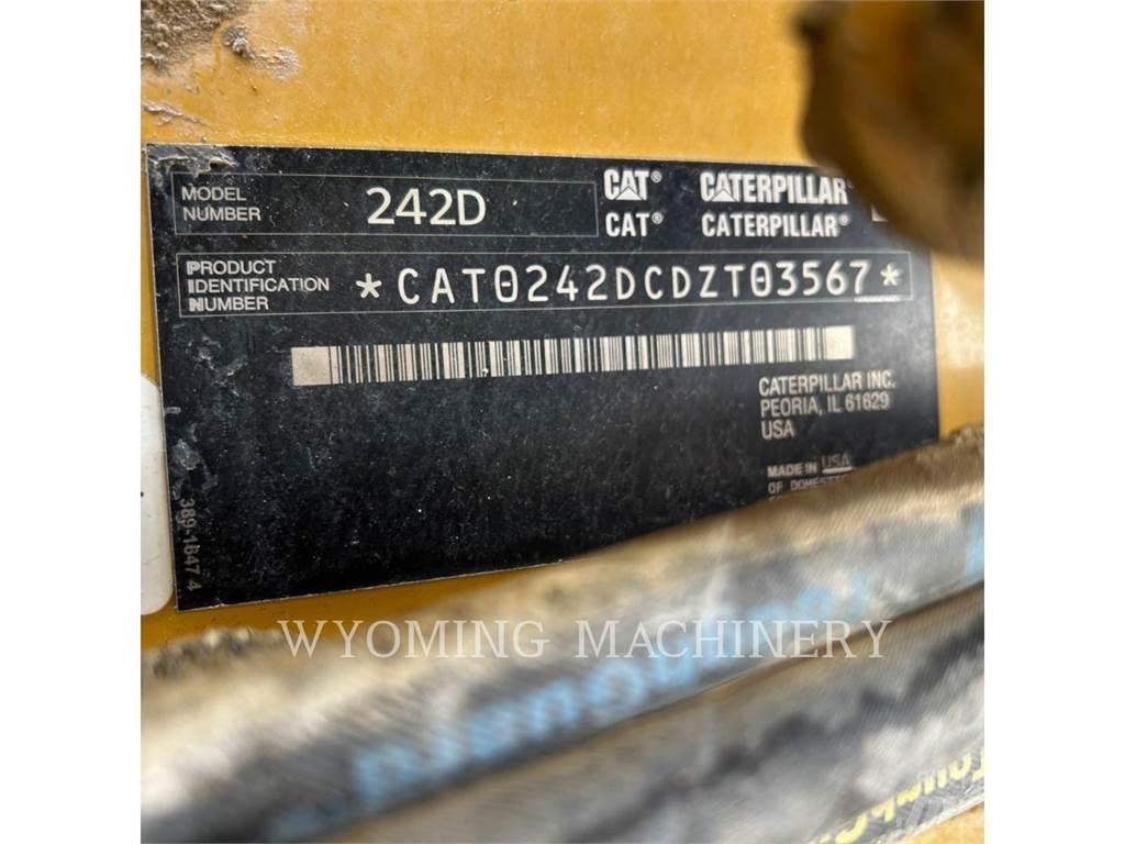 CAT 352D Mini Pale Gommate