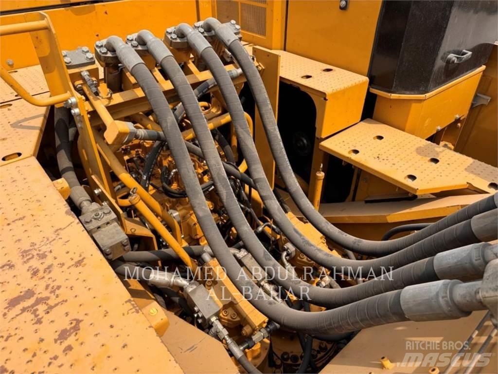 CAT 374 Escavatori cingolati