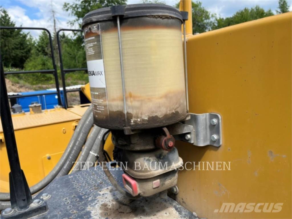 CAT 374FL Escavatori cingolati