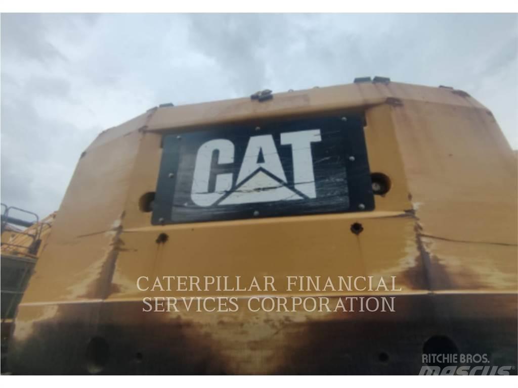 CAT 390F Escavatori cingolati