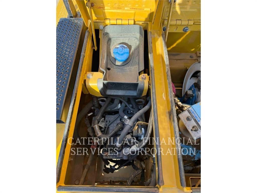 CAT 390FL Escavatori cingolati