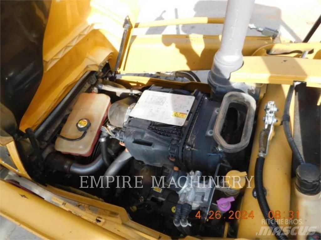 CAT 415F2 IL Pale gommate