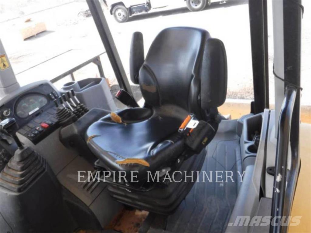 CAT 415F2 IL Pale gommate