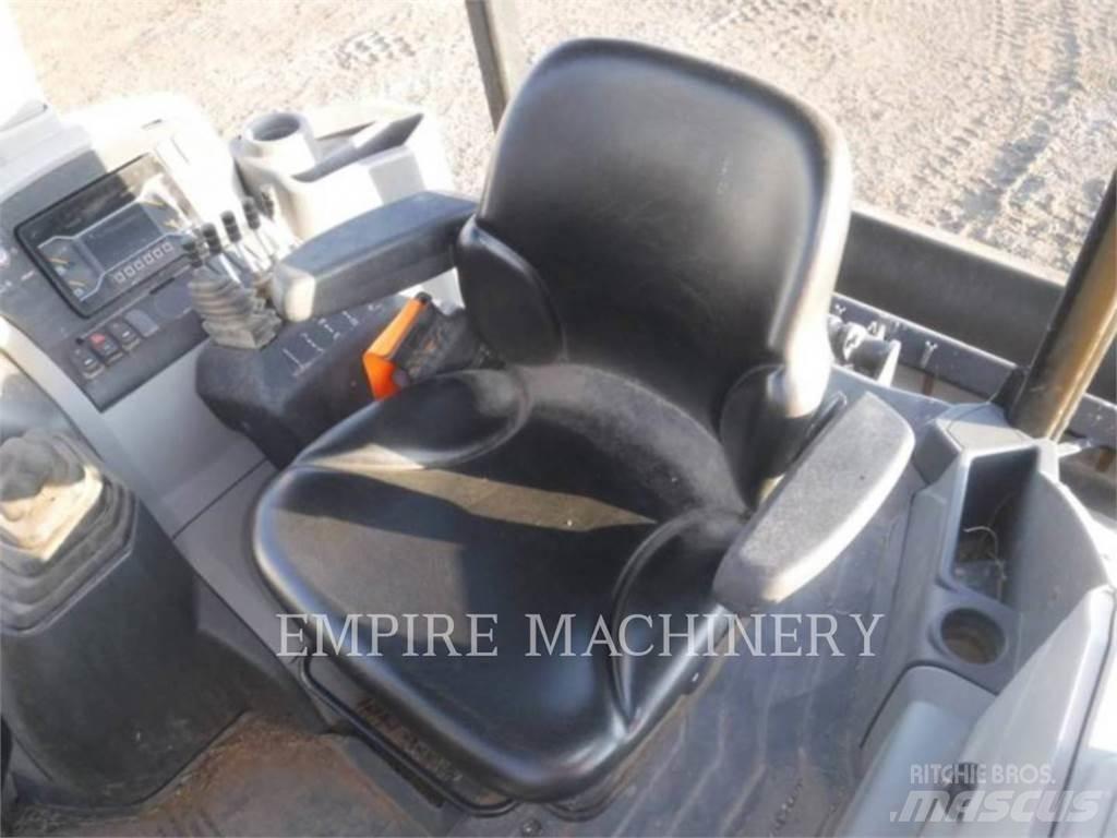 CAT 415IL Pale gommate