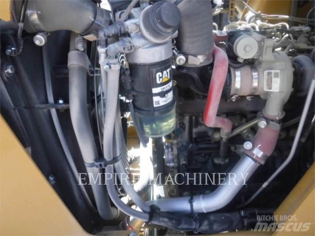 CAT 415IL Pale gommate