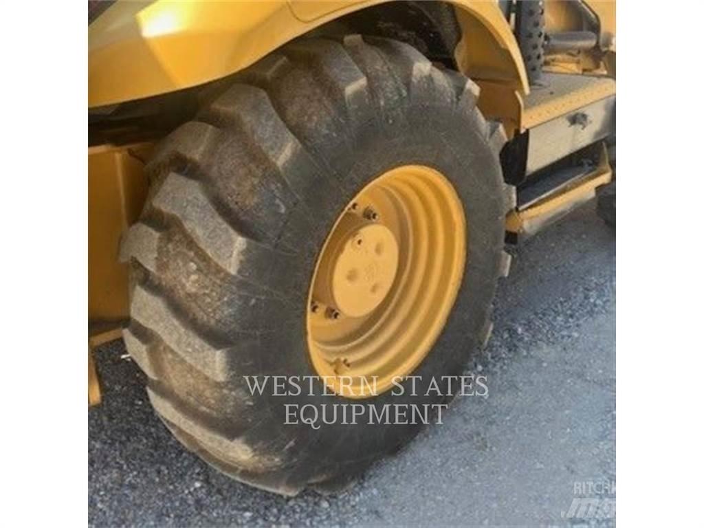 CAT 420F Terne