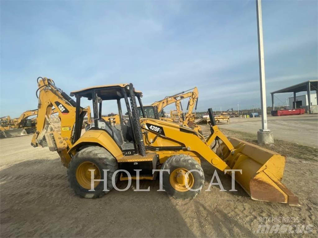 CAT 420F Terne