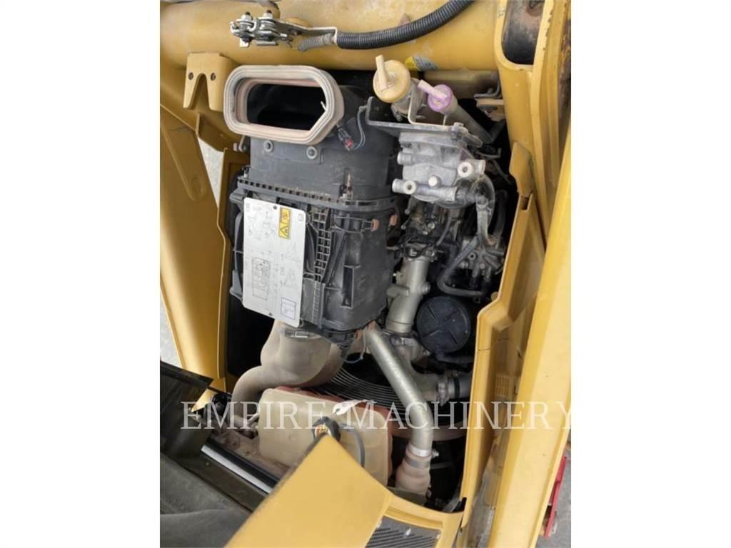 CAT 420F2 4EO Terne
