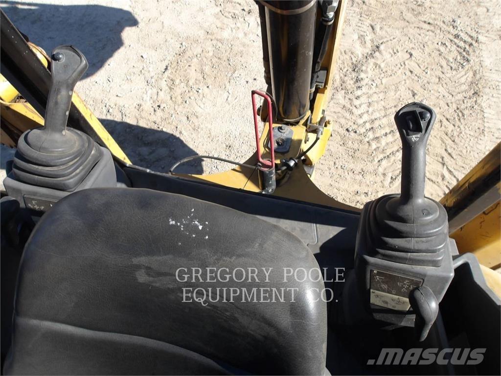 CAT 420F2IT Terne