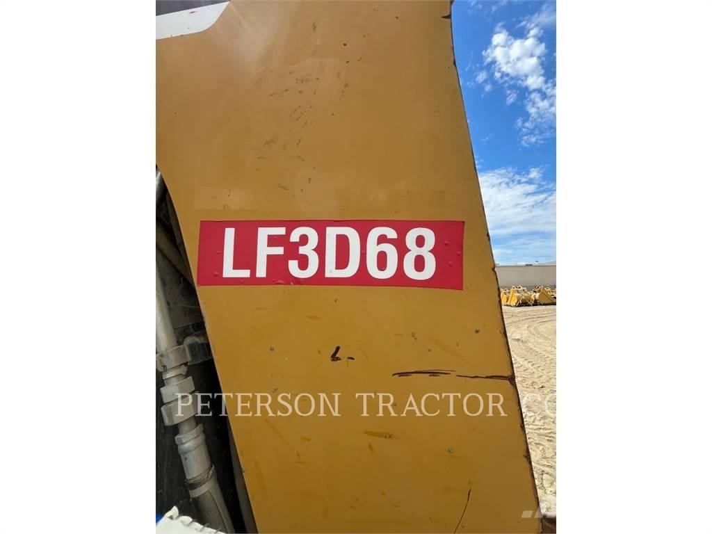 CAT 430F Terne
