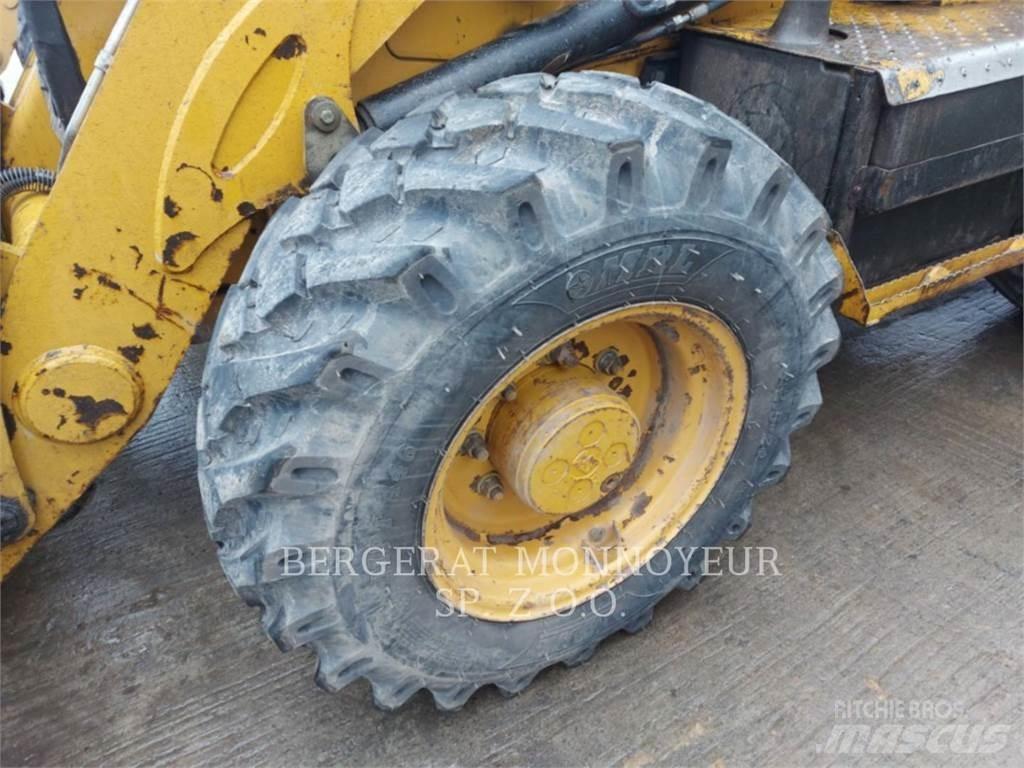 CAT 432F Terne