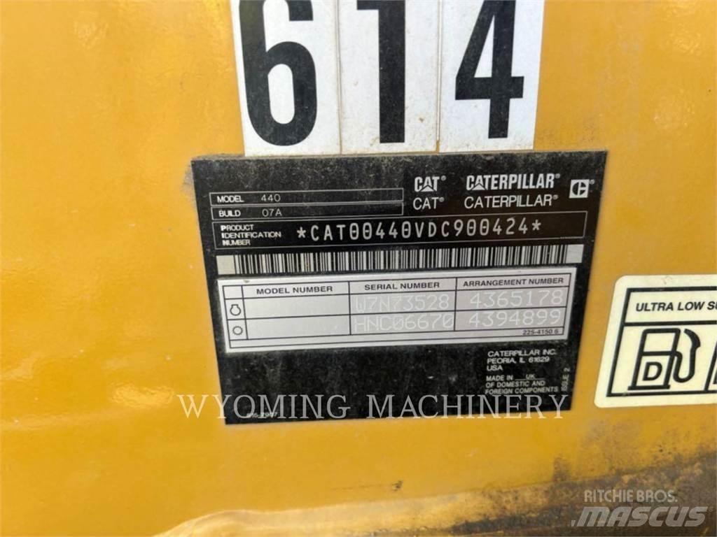 CAT 440 Terne