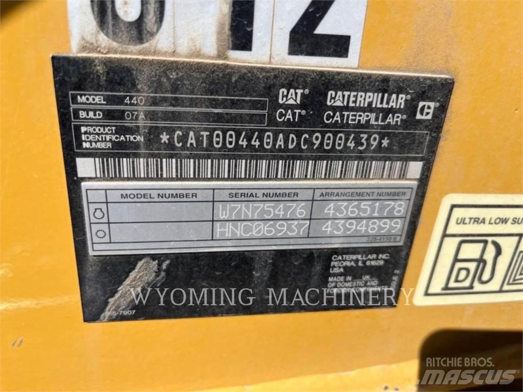 CAT 440 Terne