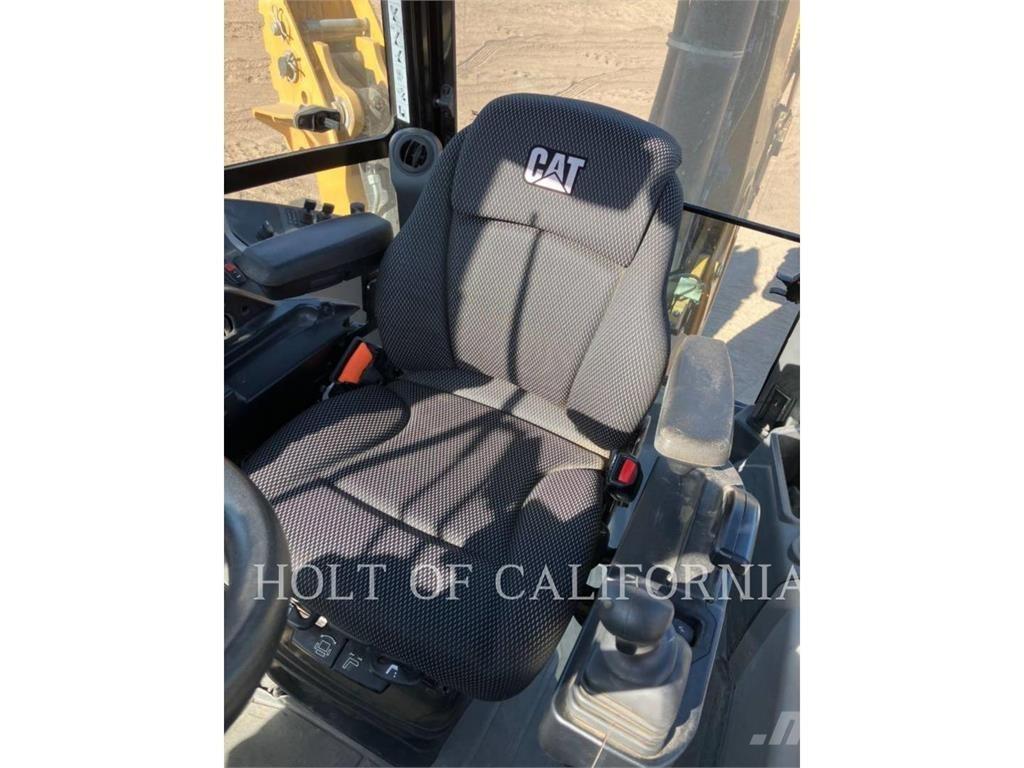 CAT 440 Terne