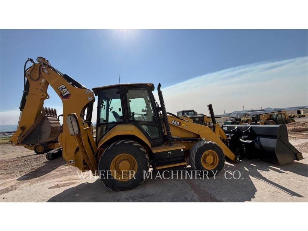 CAT 440 IT Terne