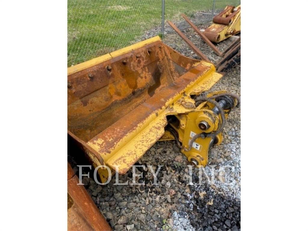 CAT 72 TILT BUCKET Benne
