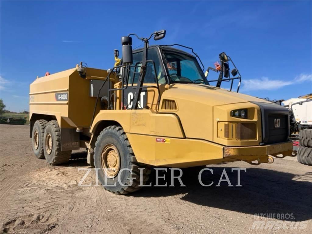 CAT 725CWT Cisterna